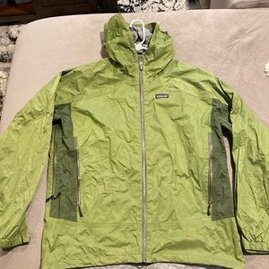 Patagonia summit outer shell rain/wind jacket